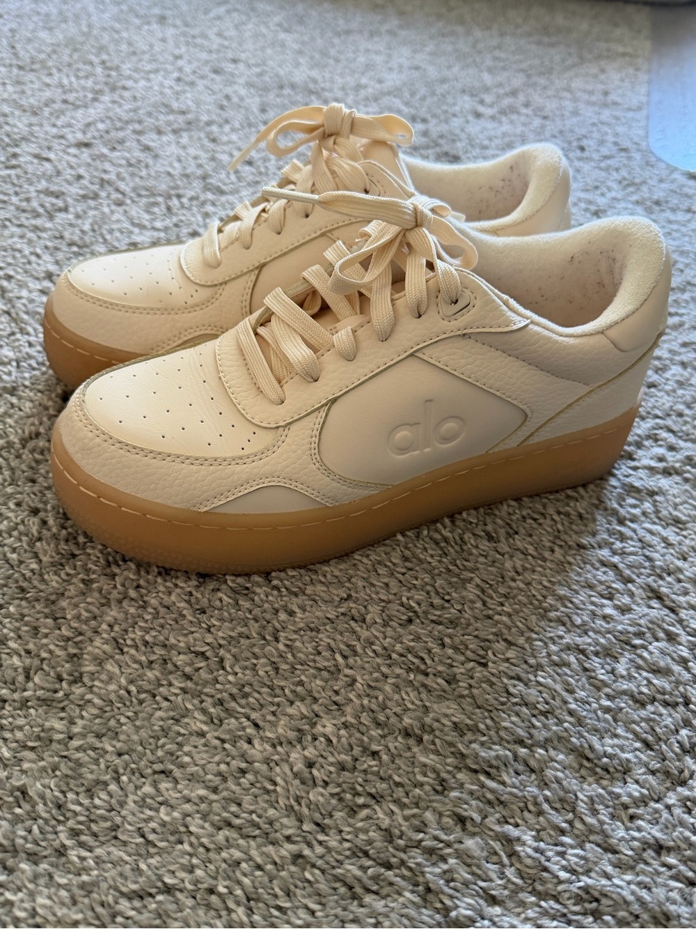 Alo Recovery Mode Sneaker - Clay